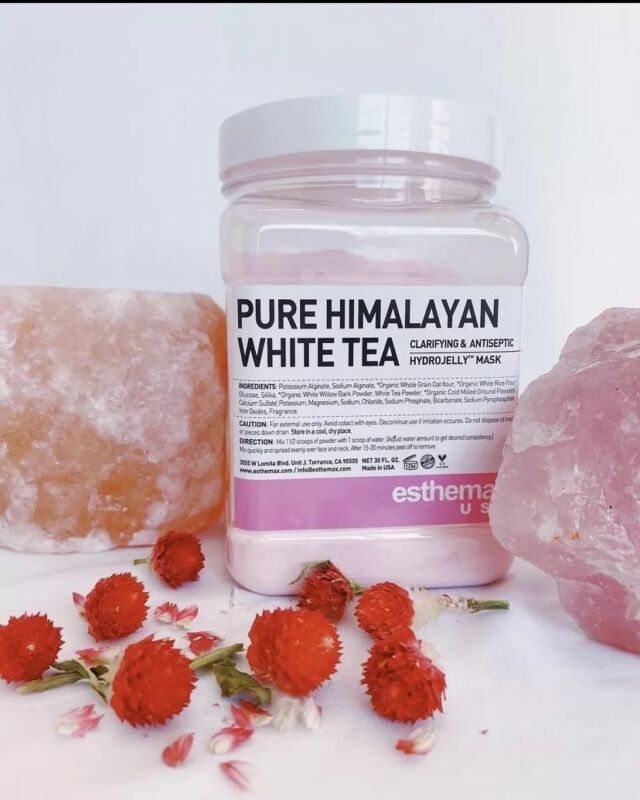 The Pure Himalayan White Tea Hydrojelly mask is ideal post extractions, minimizes skin irritation, rashes, inflammation and redness. White tea helps the body flush out toxins that accumulate in the skin. These toxins are partially responsible for skin problems such as acne, wrinkles, and uneven skin tone. Catechins found in white tea have high antioxidant activity and protect against skin damage caused by reactive oxygen species (ROS). Catechins also boost levels of antioxidant defense enzymes such as superoxide dismutase (SOD) and catalase.

Skin Types/Concerns:
All Skin Types, Sensitive Skin, Acne Prone, Blemished Skin